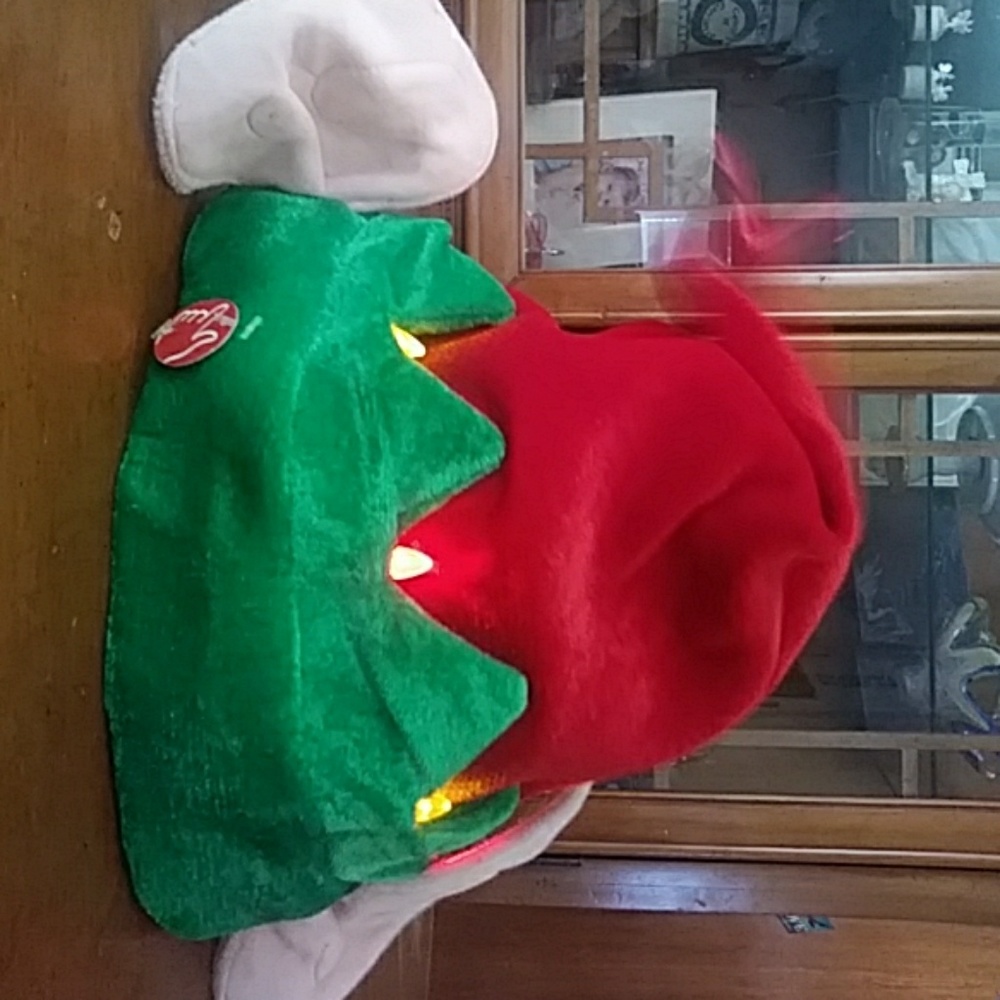 Elf Singing and moving hat with Elf slippers